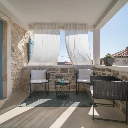 Caterina By Interhome *